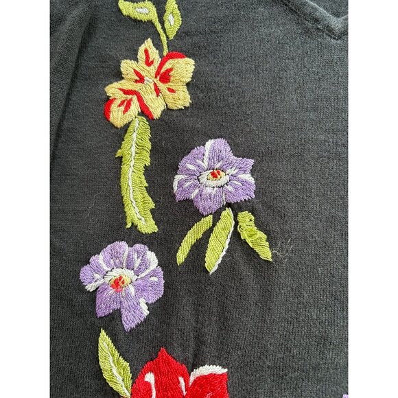 Susan‎ Graver Style Black Embroidered Floral V-Neck Sweater Top XL 55% Ramie 45% - Picture 4 of 5
